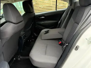 Toyota Corolla  Business Hybrid  CVT 122 CP