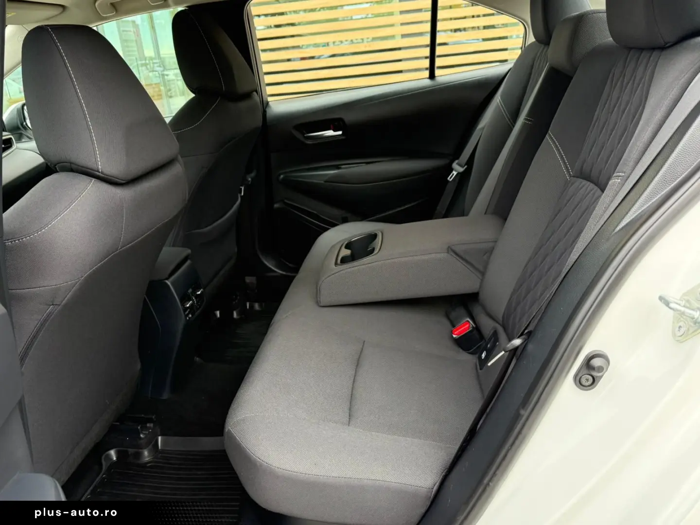 Toyota Corolla  Business Hybrid  CVT 122 CP
