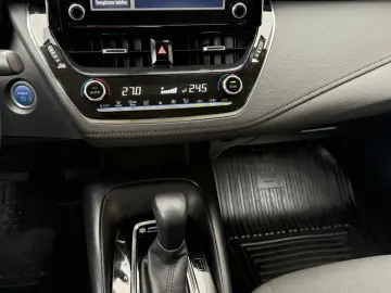 Toyota Corolla  Business Hybrid  CVT 122 CP