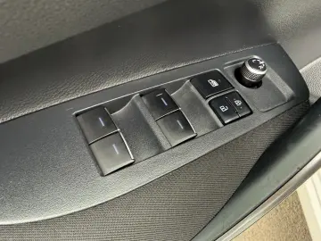 Toyota Corolla  Business Hybrid  CVT 122 CP