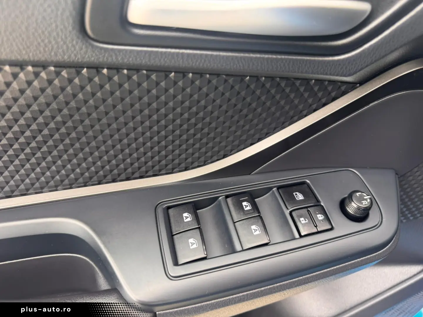 Toyota C-HR 1.8 HYBRID 122 CP