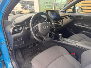 Toyota C-HR 1.8 HYBRID 122 CP