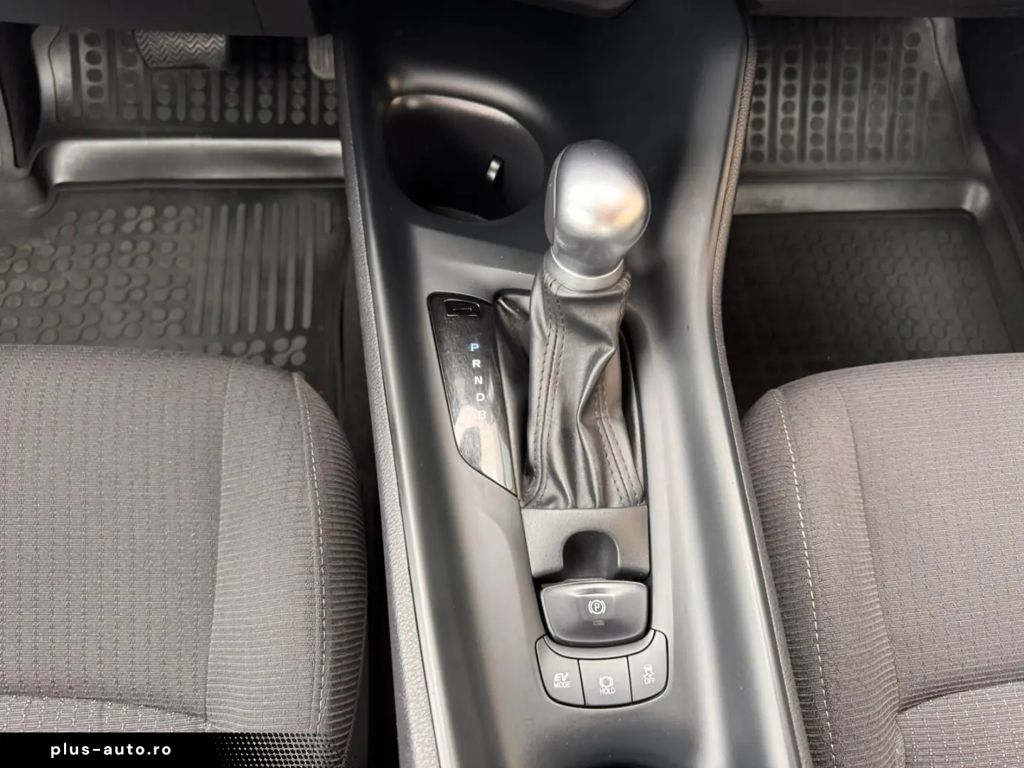 Toyota C-HR 1.8 HYBRID 122 CP
