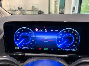 MERCEDES-BENZ EQA 250 PROG FAHRASSI 360 KEYLESS AHK LED