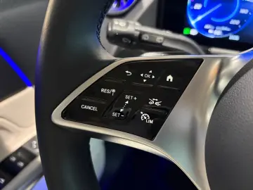 MERCEDES-BENZ EQA 250 PROG FAHRASSI 360 KEYLESS AHK LED
