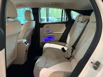 MERCEDES-BENZ EQA 250 PROG FAHRASSI 360 KEYLESS AHK LED