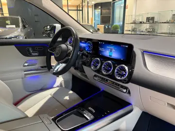 MERCEDES-BENZ EQA 250 PROG FAHRASSI 360 KEYLESS AHK LED