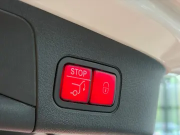 MERCEDES-BENZ EQA 250 PROG FAHRASSI 360 KEYLESS AHK LED