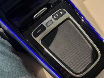 MERCEDES-BENZ EQA 250 PROG FAHRASSI 360 KEYLESS AHK LED