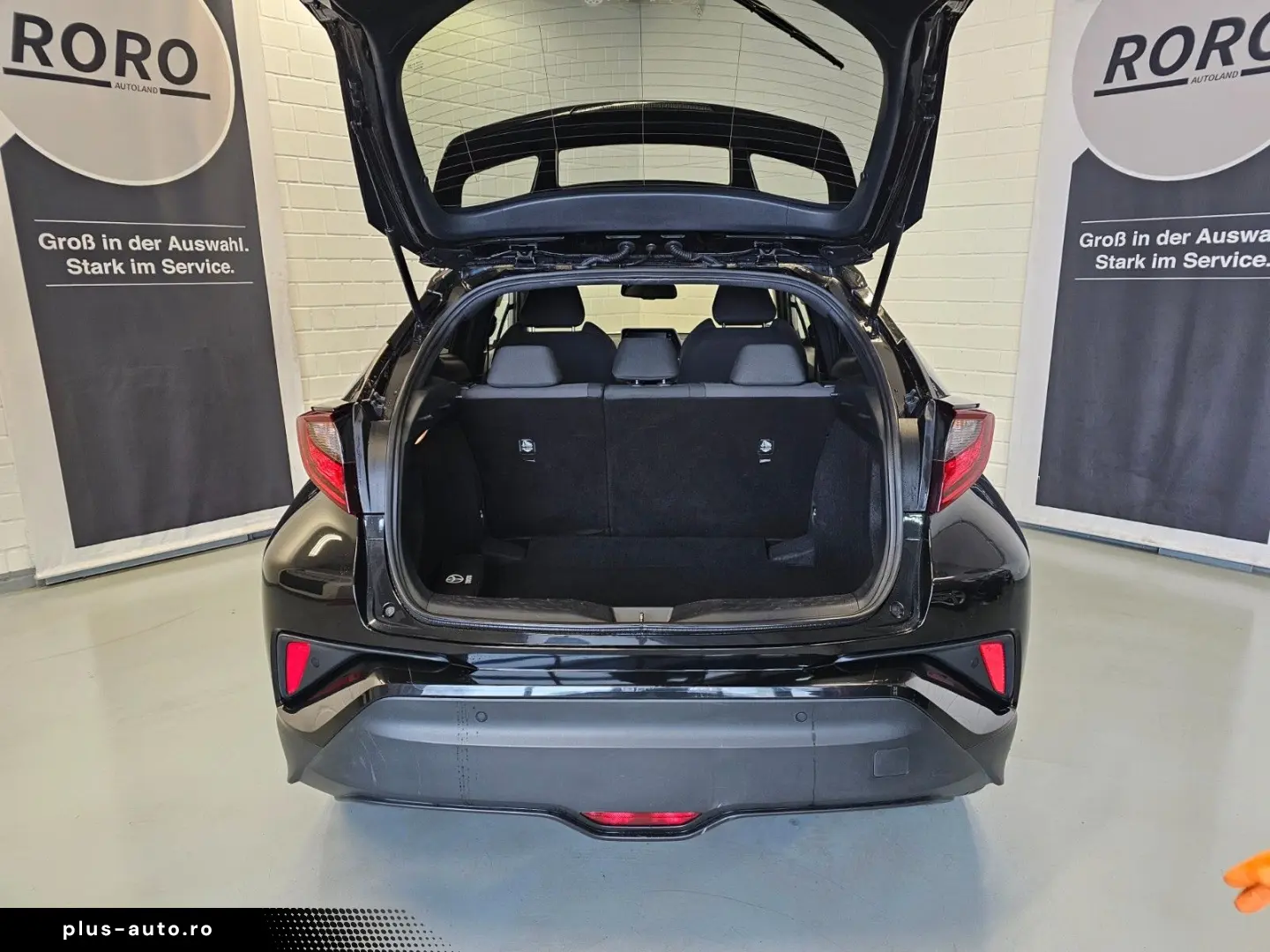 TOYOTA C-HR 1.8 Hybrid Team D   RFK AHK Navi 2.Hand SH