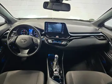 TOYOTA C-HR 1.8 Hybrid Team D   RFK AHK Navi 2.Hand SH