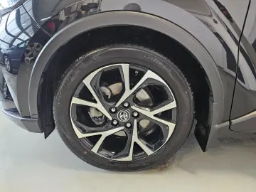 TOYOTA C-HR 1.8 Hybrid Team D   RFK AHK Navi 2.Hand SH