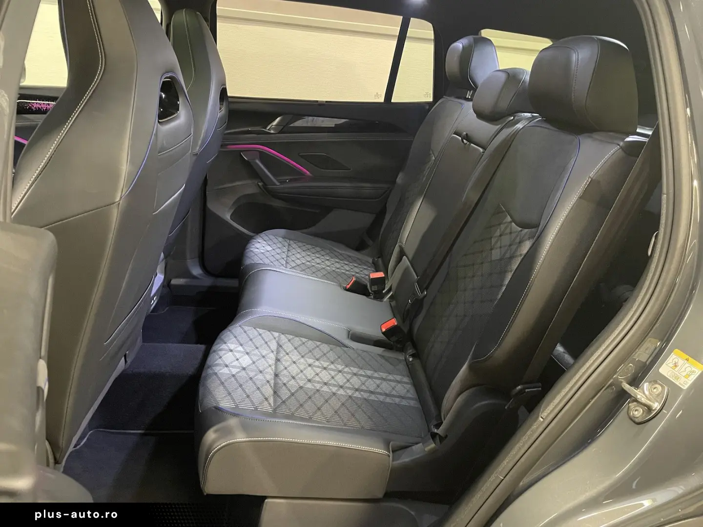 VW Tayron 2.0 TDI 4M R-Line 7-Sitz PANO IQ Matrix B