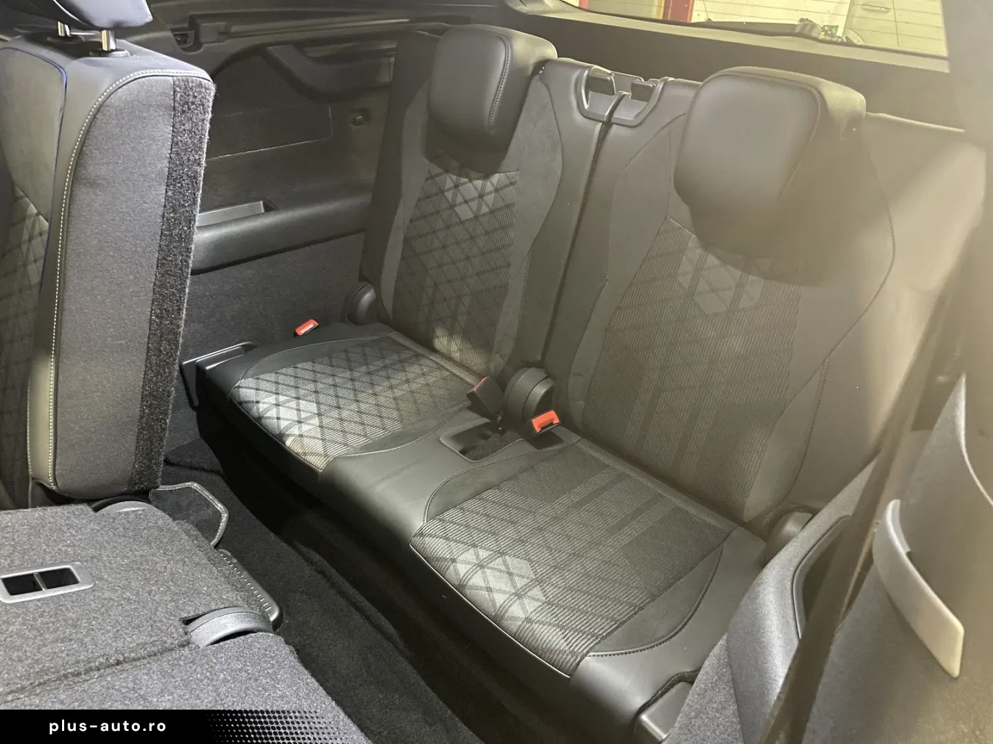 VW Tayron 2.0 TDI 4M R-Line 7-Sitz PANO IQ Matrix B