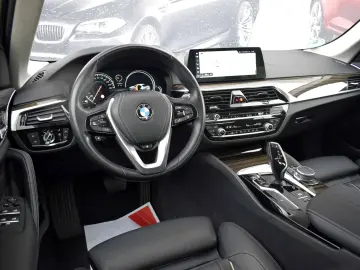 BMW Seria 5 520d Efficient Dynamics Edition Aut. Luxury Line
