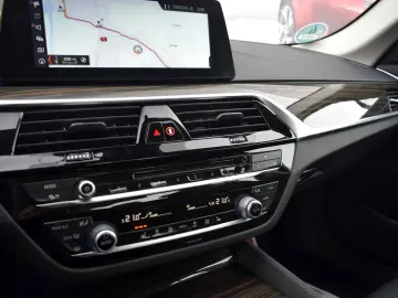 BMW Seria 5 520d Efficient Dynamics Edition Aut. Luxury Line