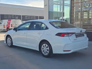 Toyota Corolla 1.8 HSD Business Hybrid 122 CP
