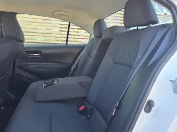 Toyota Corolla 1.8 HSD Business Hybrid 122 CP