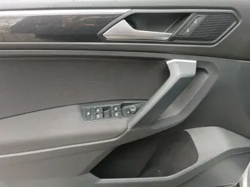 VW Tiguan 2.0 TDI Life DSG  AHK ACC NAV R-CAM PDC
