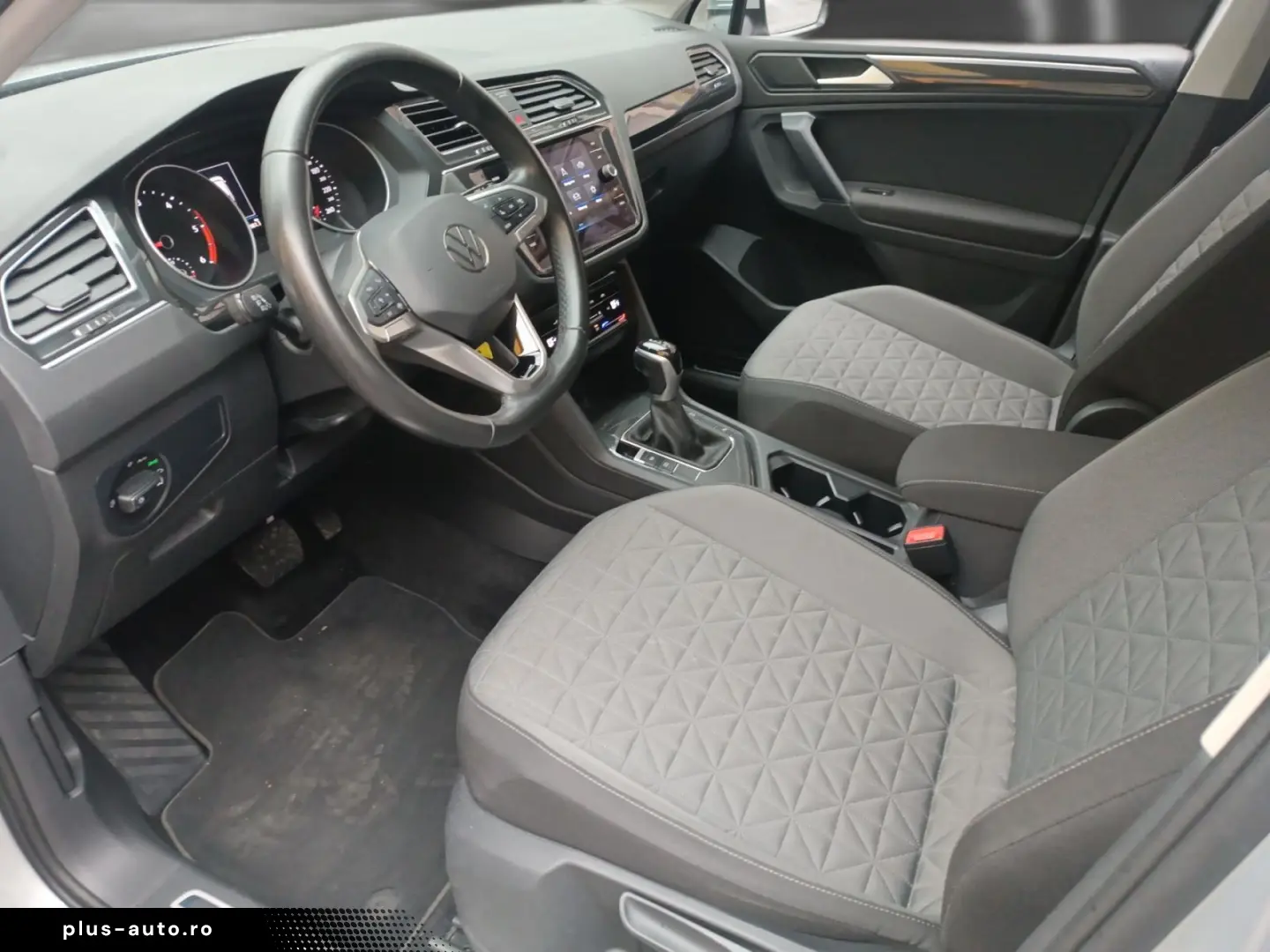 VW Tiguan 2.0 TDI Life DSG  AHK ACC NAV R-CAM PDC