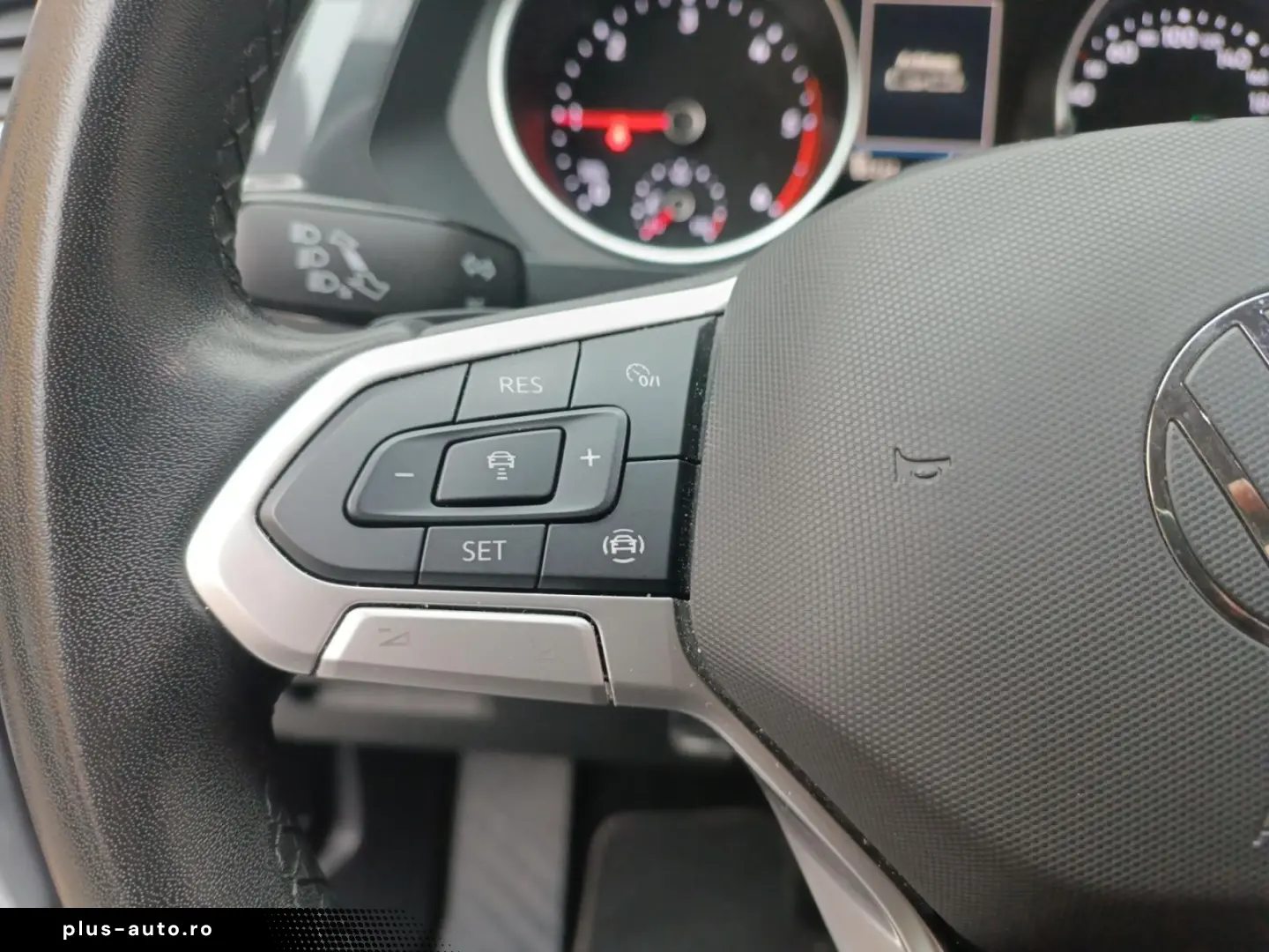VW Tiguan 2.0 TDI Life DSG  AHK ACC NAV R-CAM PDC