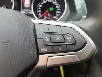 VW Tiguan 2.0 TDI Life DSG  AHK ACC NAV R-CAM PDC