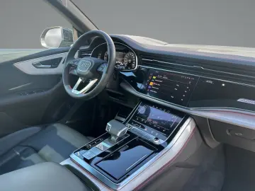AUDI Q8 55 TFSI e quattro S-LINE MATRIX PANO HUD AHK