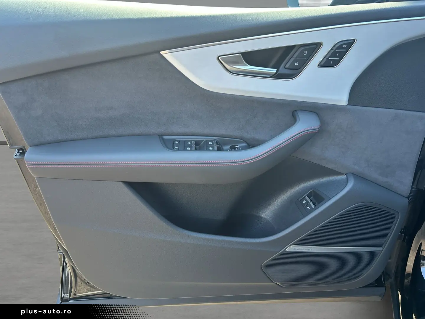 AUDI Q8 55 TFSI e quattro S-LINE MATRIX PANO HUD AHK