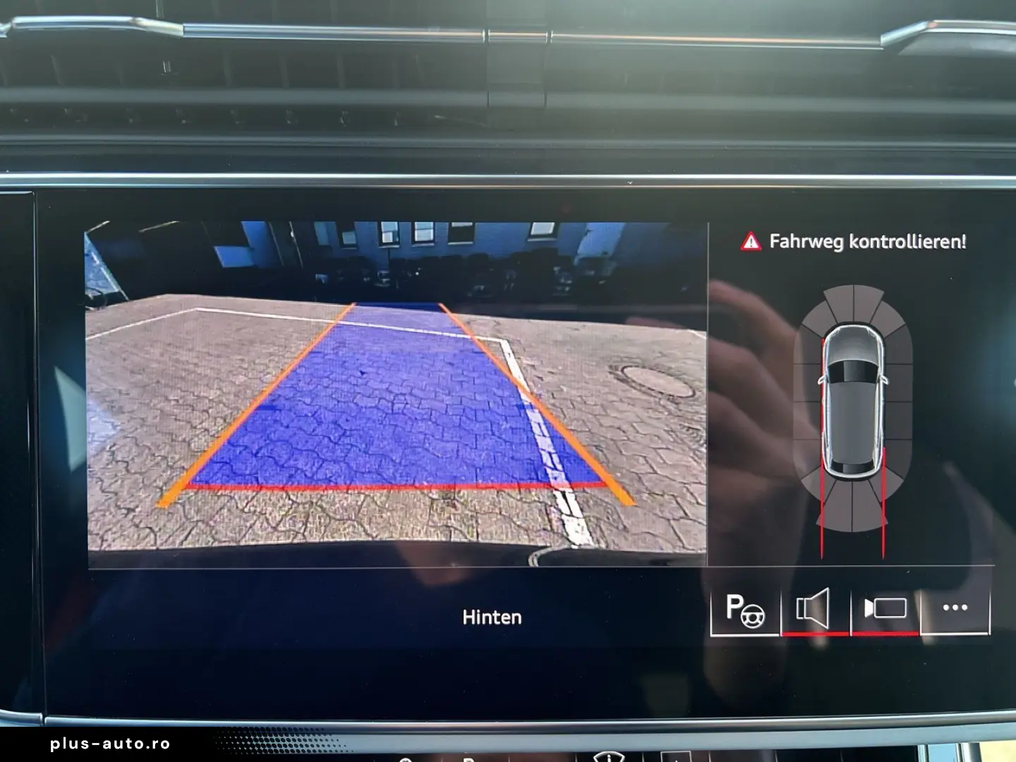 AUDI Q8 55 TFSI e quattro S-LINE MATRIX PANO HUD AHK