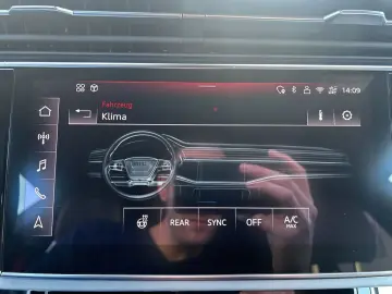 AUDI Q8 55 TFSI e quattro S-LINE MATRIX PANO HUD AHK