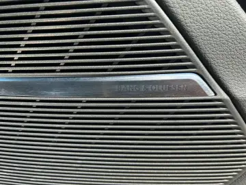 AUDI Q8 55 TFSI e quattro S-LINE MATRIX PANO HUD AHK