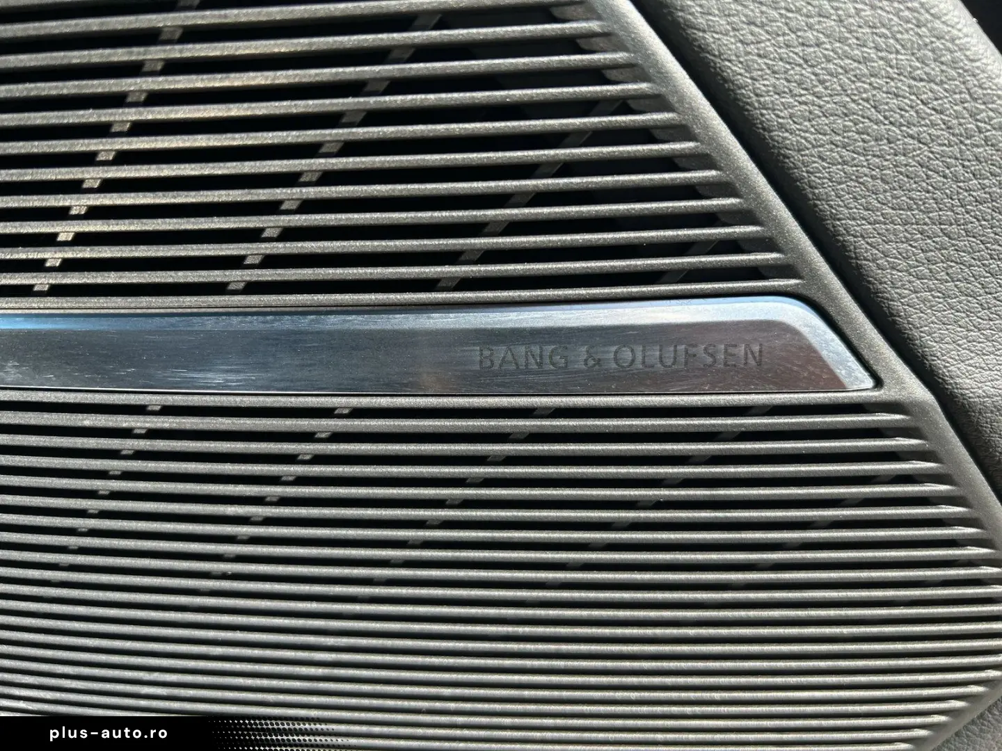 AUDI Q8 55 TFSI e quattro S-LINE MATRIX PANO HUD AHK