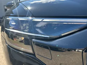 AUDI Q8 55 TFSI e quattro S-LINE MATRIX PANO HUD AHK