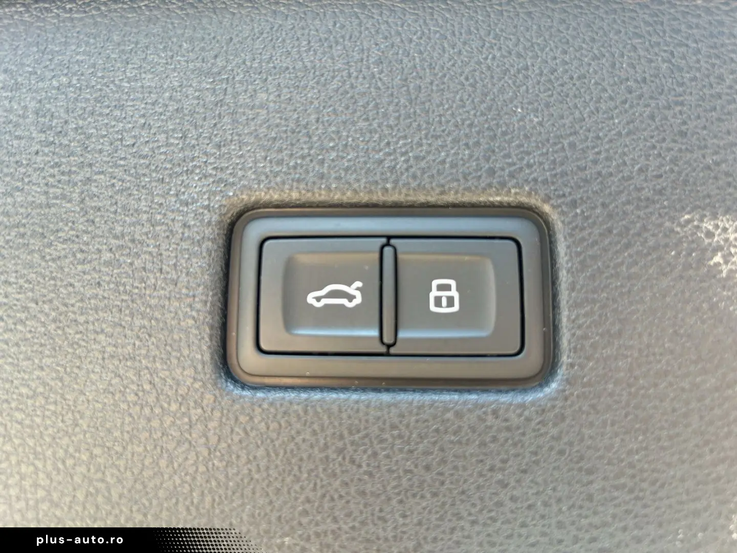 AUDI Q8 55 TFSI e quattro S-LINE MATRIX PANO HUD AHK
