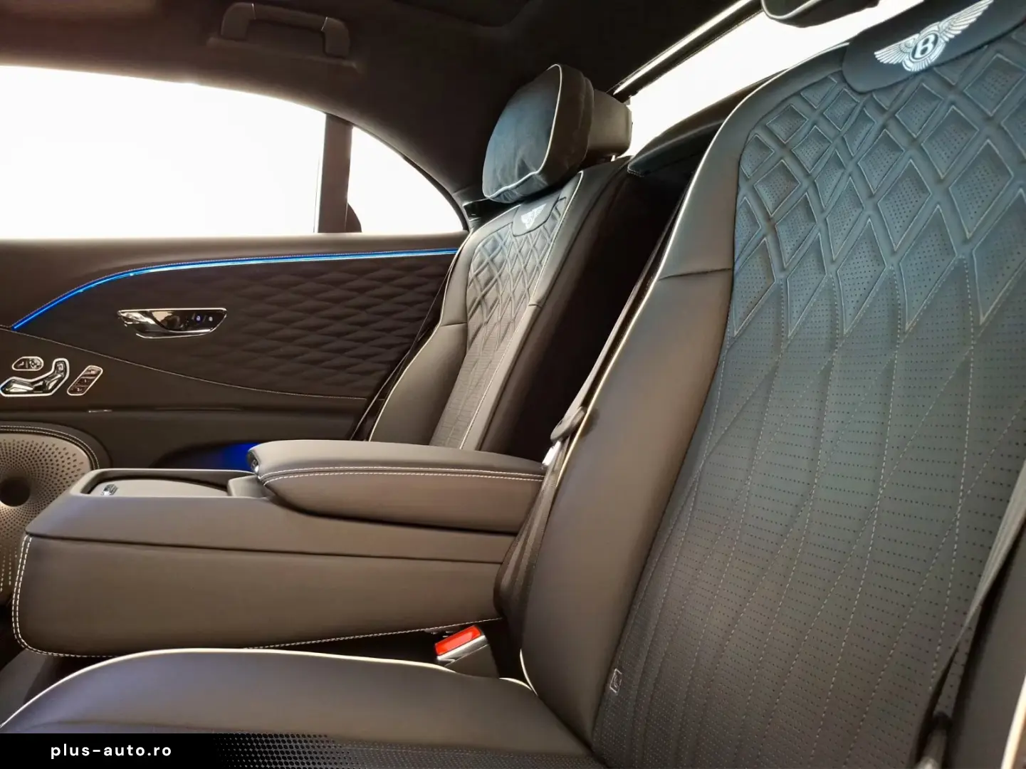 Bentley Flying Spur Azure V8