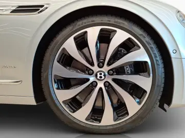 Bentley Flying Spur Azure V8
