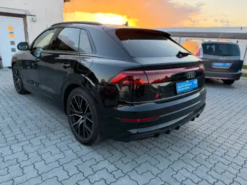 AUDI Q8 55 TFSI e quattro