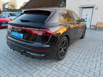 AUDI Q8 55 TFSI e quattro
