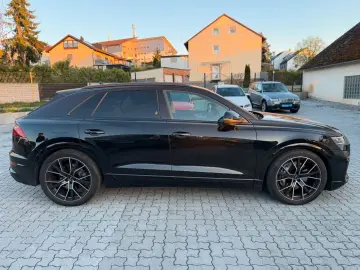 AUDI Q8 55 TFSI e quattro