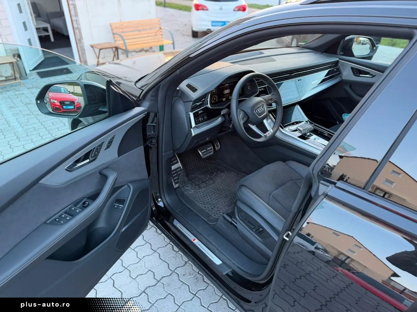 AUDI Q8 55 TFSI e quattro