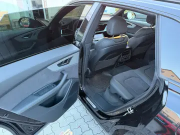 AUDI Q8 55 TFSI e quattro