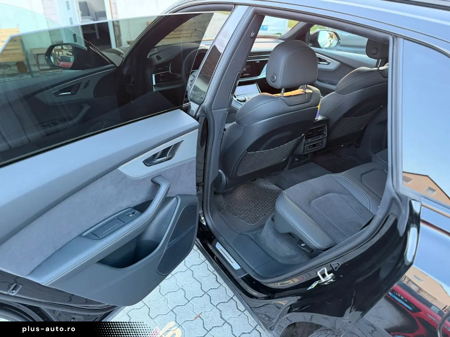AUDI Q8 55 TFSI e quattro