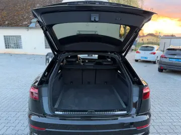 AUDI Q8 55 TFSI e quattro