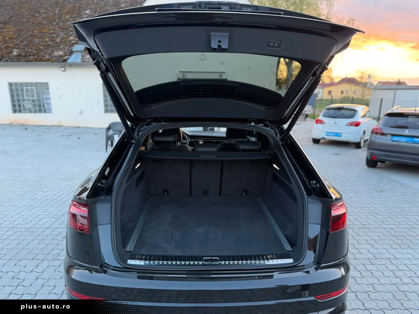 AUDI Q8 55 TFSI e quattro