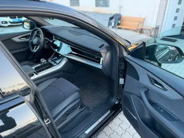 AUDI Q8 55 TFSI e quattro