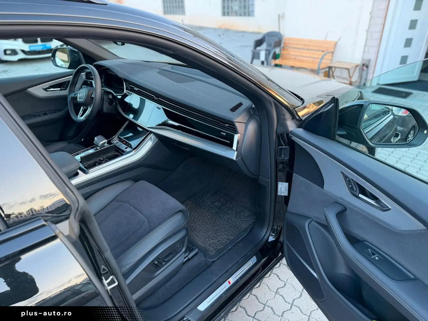 AUDI Q8 55 TFSI e quattro