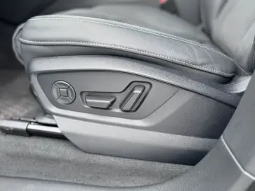 AUDI Q8 55 TFSI e quattro