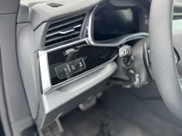 AUDI Q8 55 TFSI e quattro