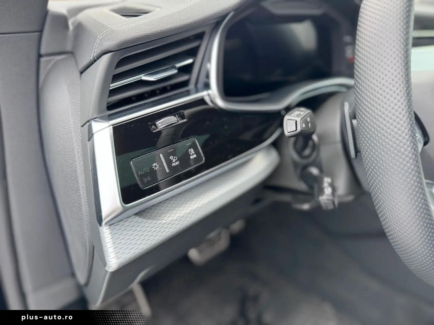 AUDI Q8 55 TFSI e quattro
