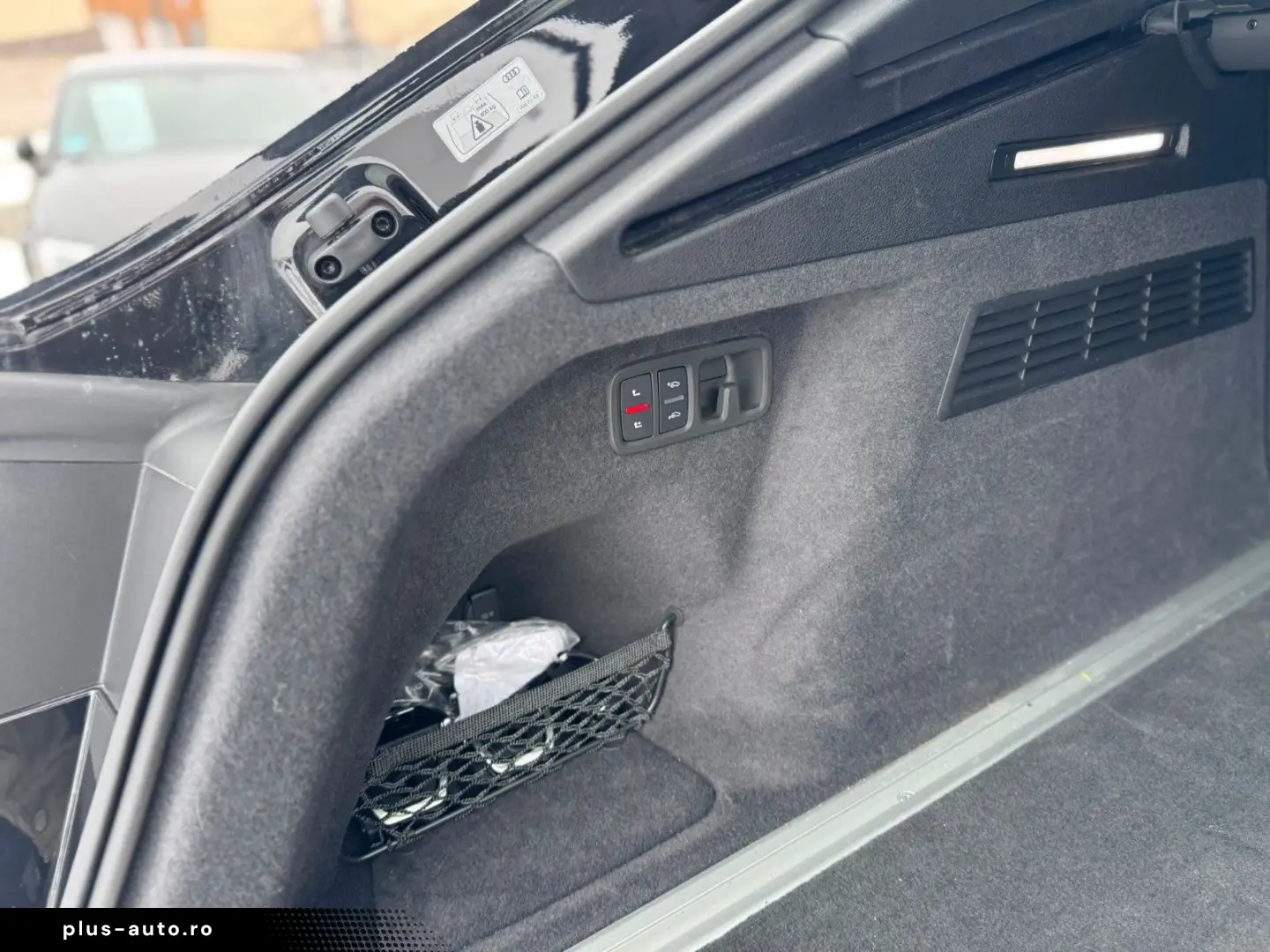 AUDI Q8 55 TFSI e quattro